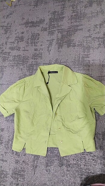 Trendyol & Milla Trendyol 34 beden crop gömlek 
