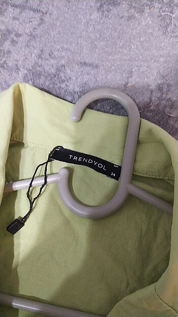 34 Beden Trendyol 34 beden crop gömlek 