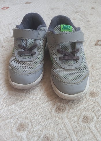 27 Beden Nike Erkek Çocuk Gri Spor Ayakkabı