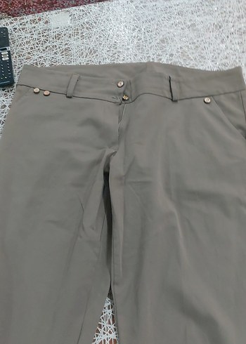 Düğmeli Bej Kadın Kumaş Pantolon - Görsel 3