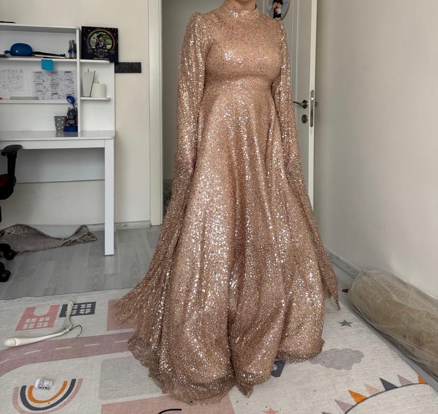 Parlak Bej Uzun Kollu Abiye Elbise - Görsel 2