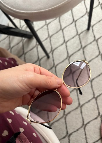 Bej Minimalist Kadın Güneş Gözlüğü - Görsel 3