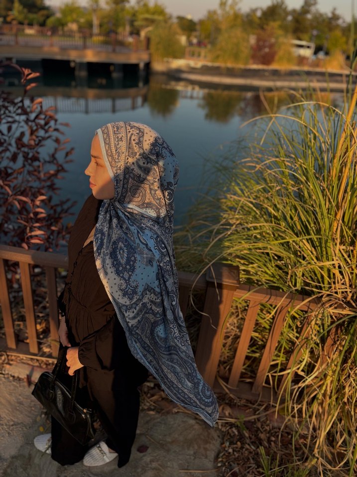 Mavi  Dökümlü Kadın Şal - Görsel 3