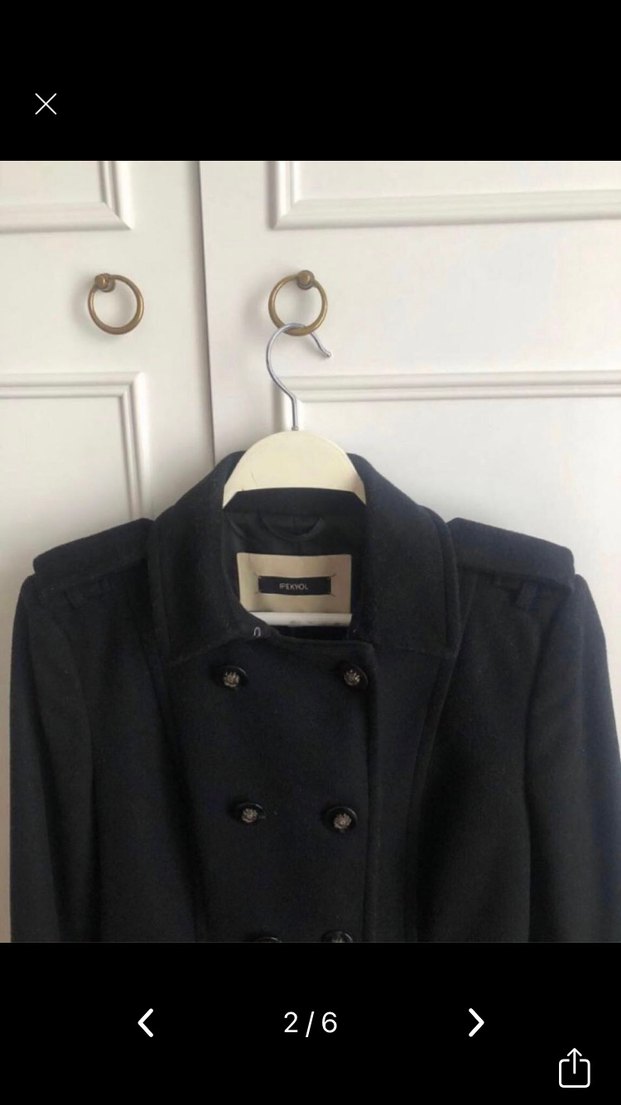 Düğmeli Siyah İpekyol marka kaban - Görsel 2