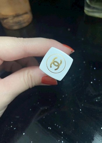 Beyaz Parlak Chanel Ruj - Görsel 4