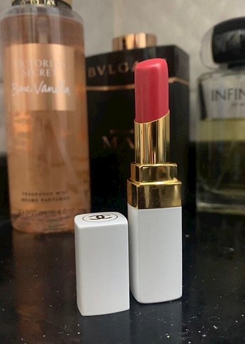Chanel Beyaz Parlak Chanel Ruj