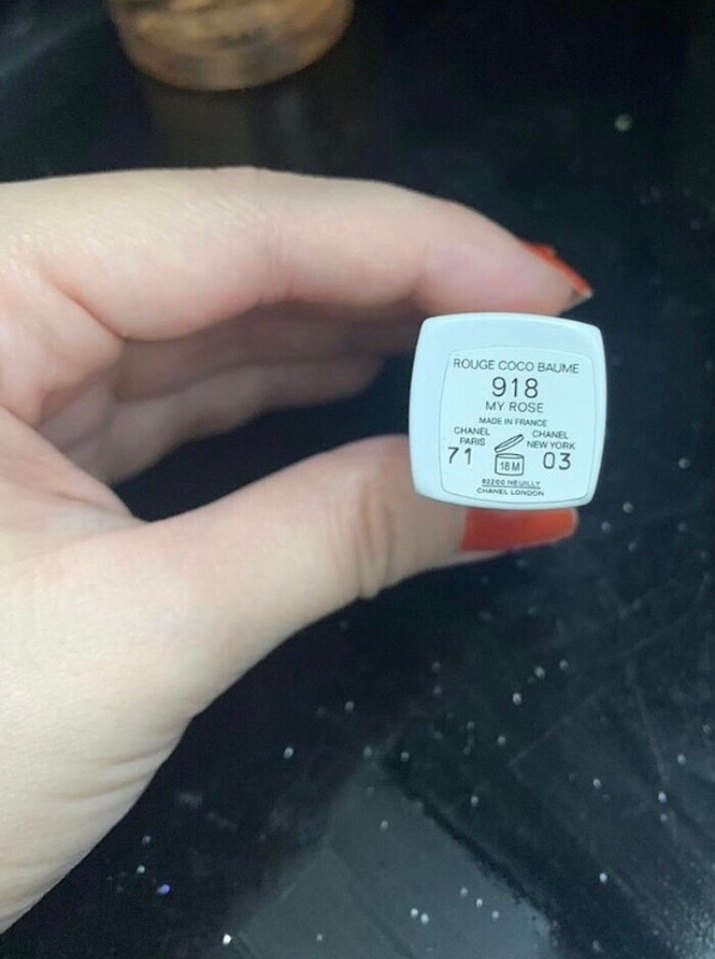 Beyaz Parlak Chanel Ruj - Görsel 5