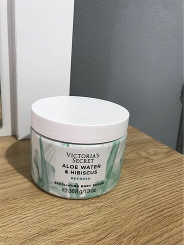 VS Aloe water & hibiscus peeling