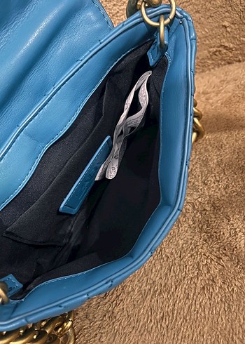 Zincir Detaylı Parlak Mavi Deri Kadın Çanta - Görsel 4