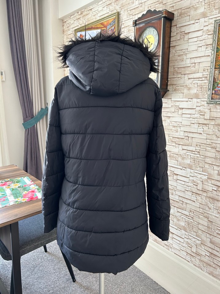 Siyah Kürklü Kadın Kışlık Mont - Görsel 5