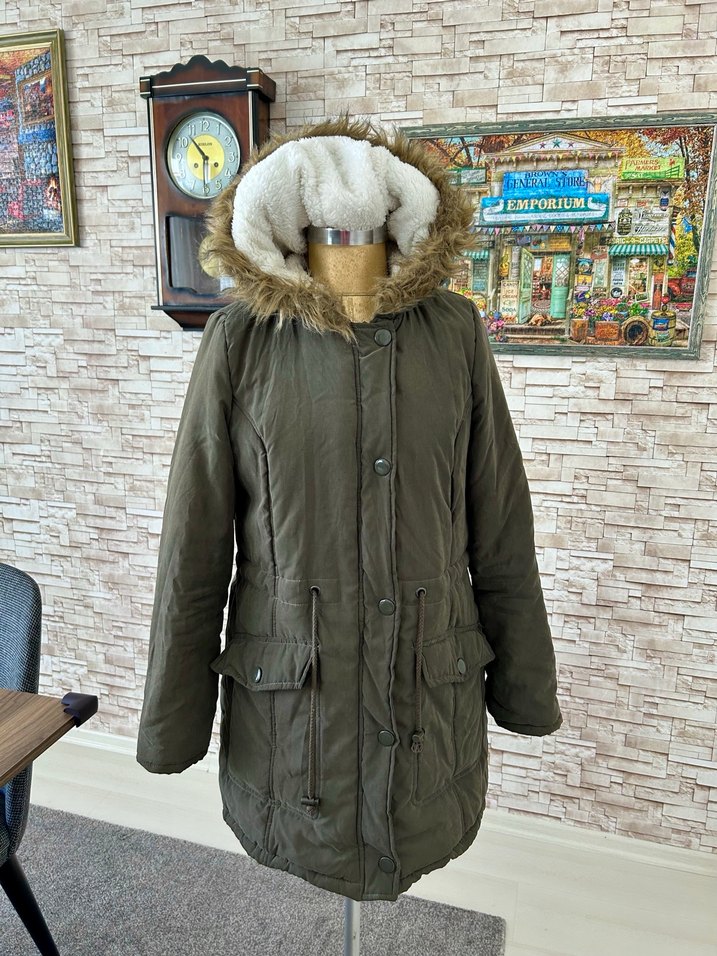 Peluş Detaylı Haki Kadın Mont - Görsel 2