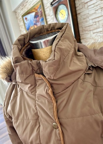 Kürklü Kapüşonlu Bej Kadın Kışlık Mont - Görsel 3