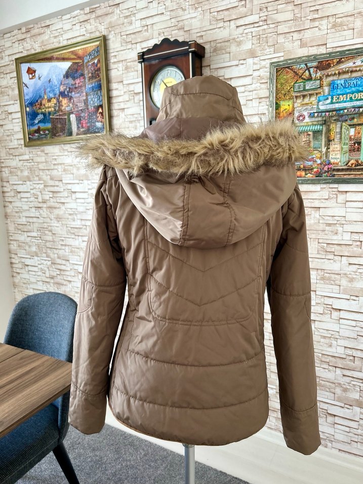 Kürklü Kapüşonlu Bej Kadın Kışlık Mont - Görsel 4