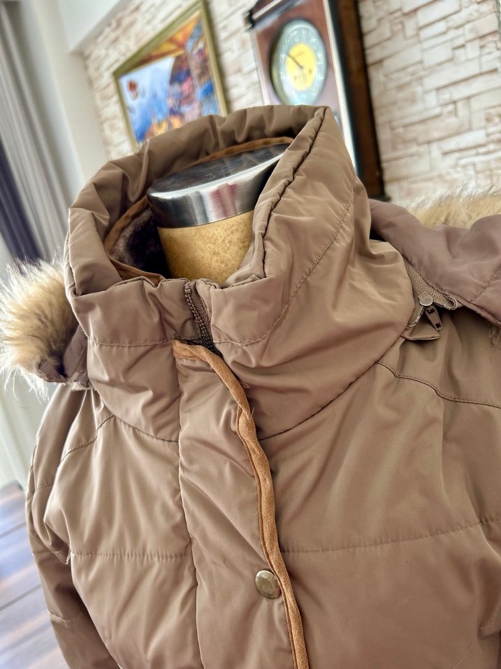 Kürklü Kapüşonlu Bej Kadın Kışlık Mont - Görsel 3