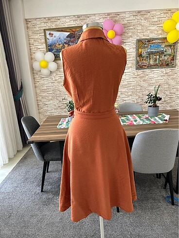 Saaten Yakalı Önden Düğmeli Midi Boy Elbise