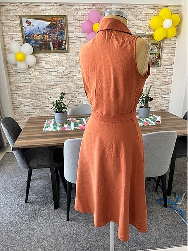 m Beden turuncu Renk Yakalı Önden Düğmeli Midi Boy Elbise