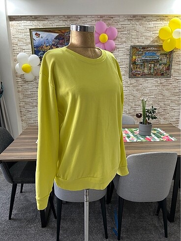 Sweatshirt