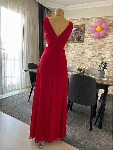 m Beden kırmızı Renk Bel Dekolteli Uzun Gece Elbisesi