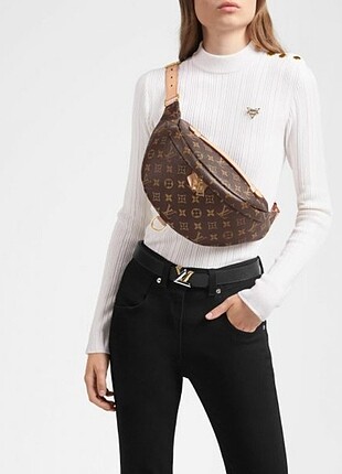 Louis Vuitton bel çantası 