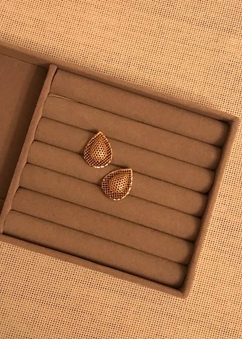 Altın Renkli Yılan Desenli Midi Küpe - Görsel 2