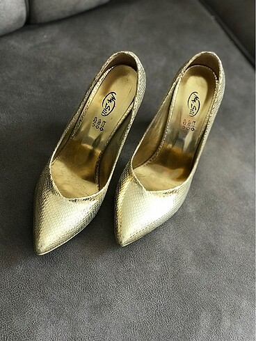 Zara Gold ayakkabı