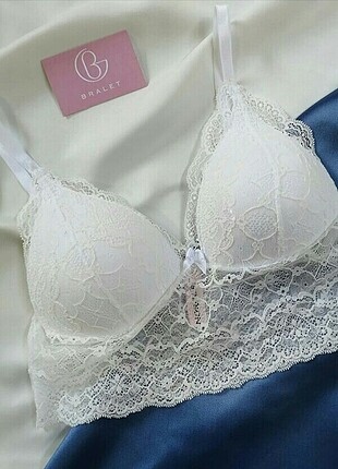 Beyaz dantelli bralet 