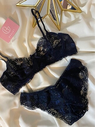 Bralet takım