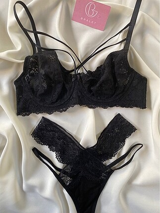 Bralet takım