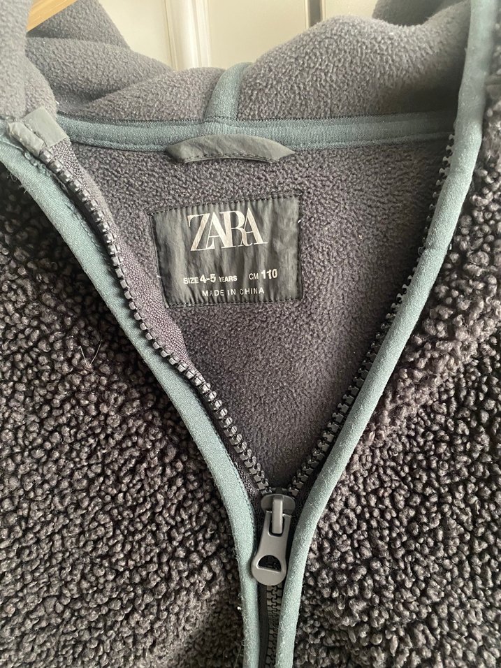 Gri Kapüşonlu Erkek Çocuk Kürklü Mont - Görsel 3