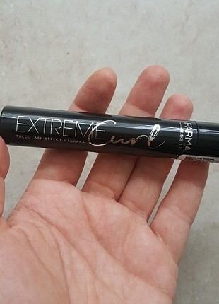 Farmasi Extreme Curl Mascara