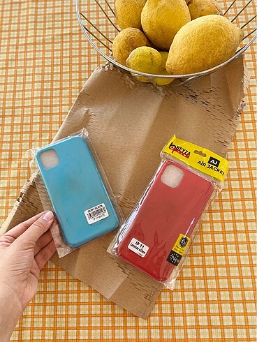 Renkli telefon kılıfları