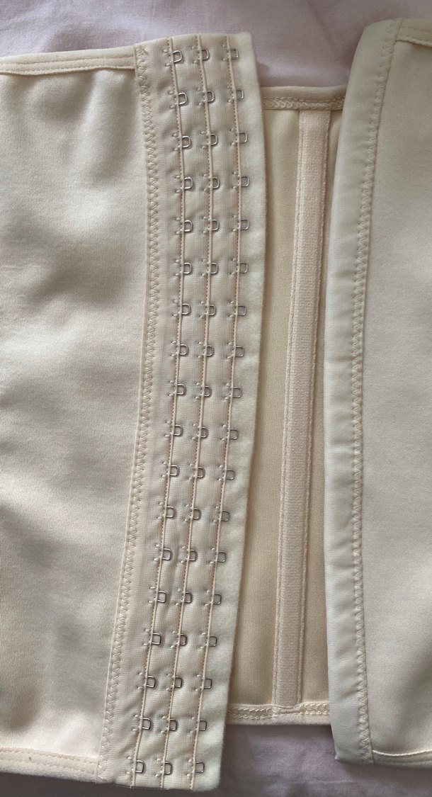 Beyaz Parlak Korse - Görsel 2