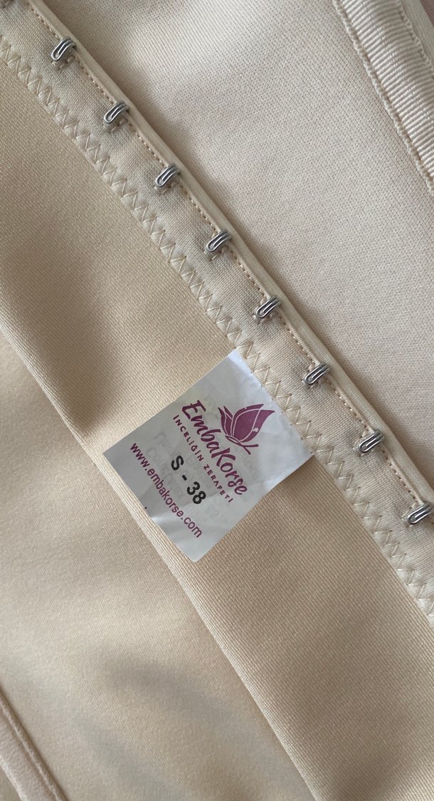 Beyaz Parlak Korse - Görsel 4