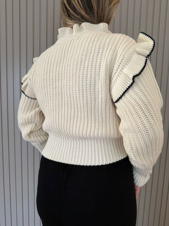 Beyaz Nakışlı Kısa Triko Kazak - Görsel 2