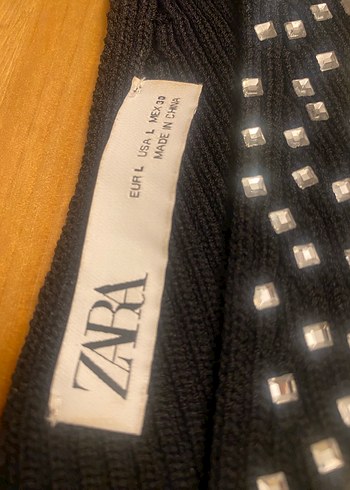 Zara kare aynalı İşlemeli Siyah V crop - Görsel 5