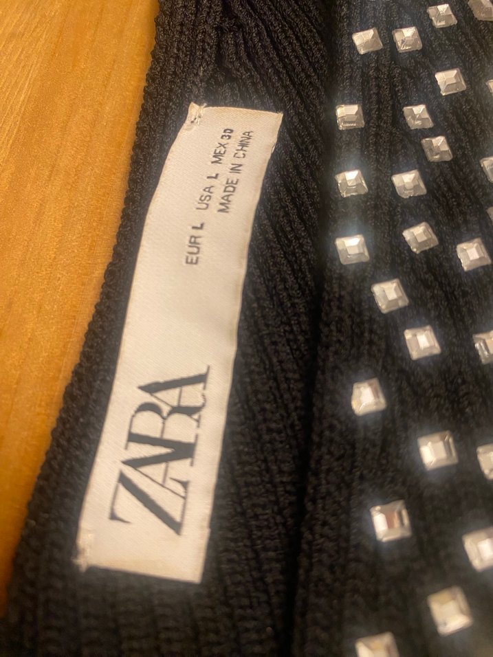 Zara kare aynalı İşlemeli Siyah V crop - Görsel 5