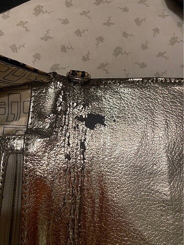 Beden Guess saten leopar clutch çanta