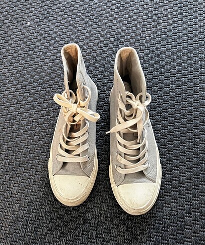 38 Beden pull and bear converse