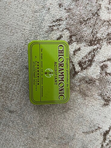 Vintage metal kutu