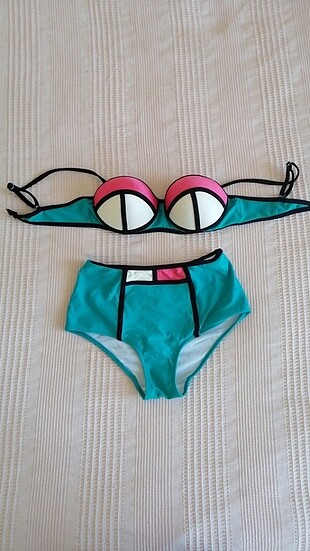 Sungate bikini 