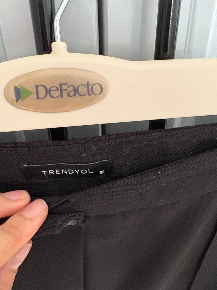 Trendyolmilla Kumaş Kadın Pantolon - Görsel 4