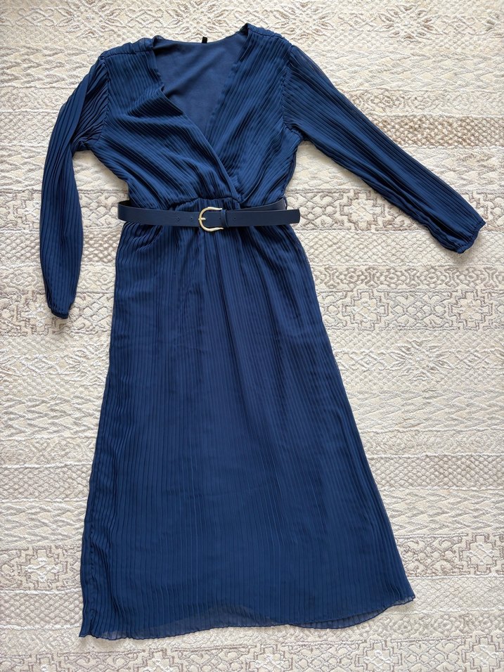 Trendyolmilla Lacivert Kemerli A Kesim Piliseli Maxi Elbise - Görsel 2