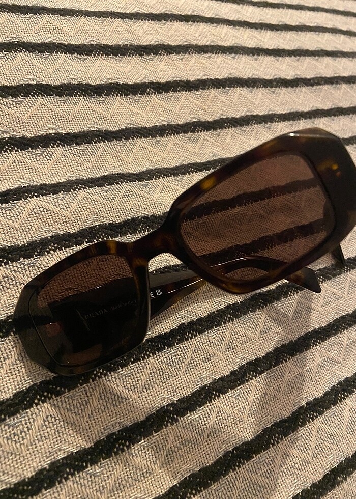 Prada güneş gözlüğü - Görsel 4