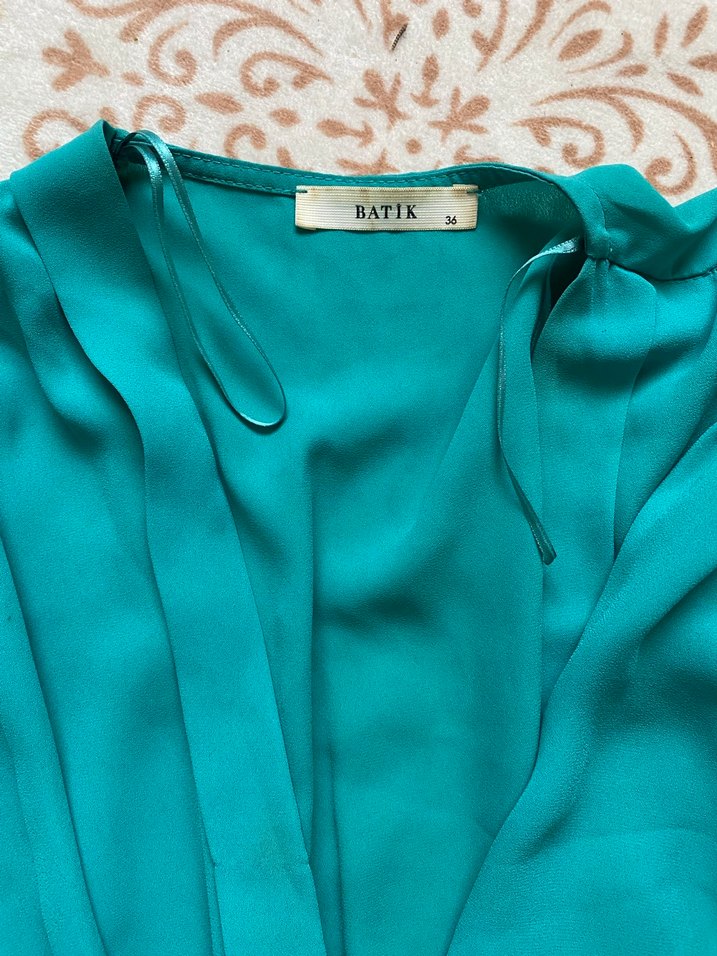 Turkuaz V Yaka Saten Tulum - Görsel 3