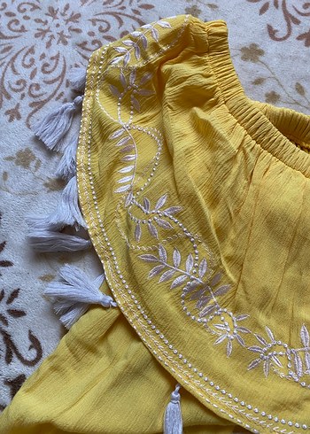 Nakışlı Volanlı Sarı elbise - Görsel 3