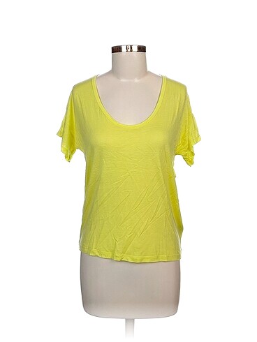 Zara T-shirt %70 İndirimli.