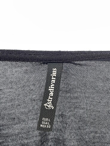l Beden siyah Renk Stradivarius T-shirt %70 İndirimli.