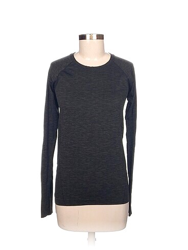 H&M T-shirt %70 İndirimli.