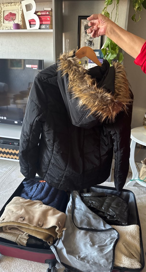 Kürk Detaylı Siyah Kadın şişme mont - Görsel 2