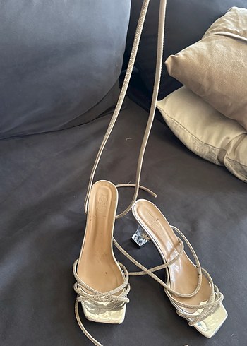 Beyaz taşlı bağcıklı Topuklu Kadın Ayakkabı - Görsel 2